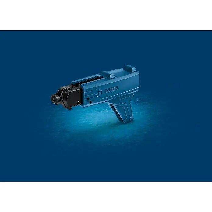 Bosch Professional Magazinvorsatz GMA 55 - Passend für: Bosch Professional Trockenbauschrauber - Nahaufnahme des Bosch GSR Trockenbauschrauber mit Magazinaufsatz, einem Werkzeug für effizientes Schrauben im Trockenbau, vor blauem Hintergrund.