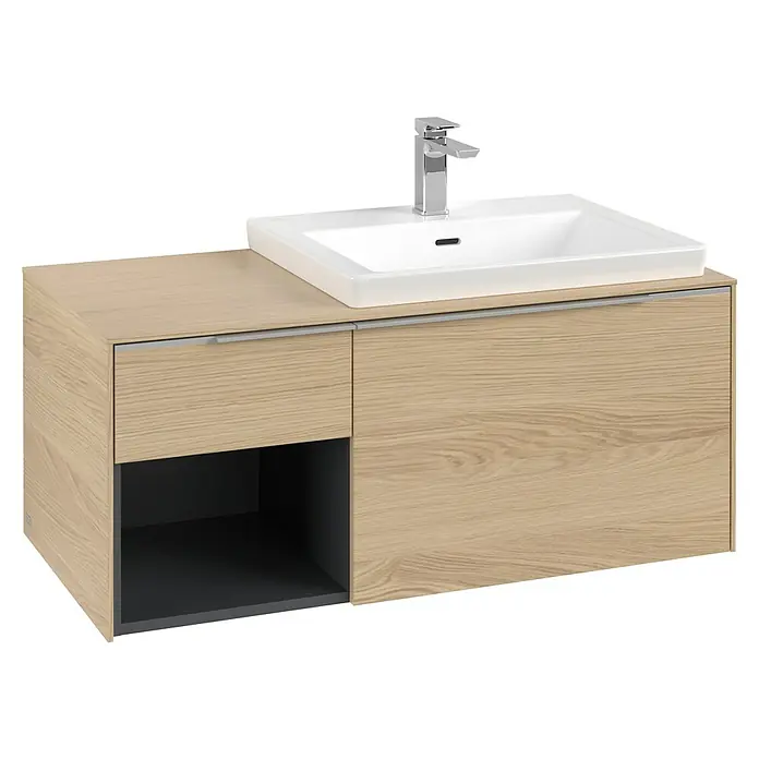 Villeroy & Boch Subway 3.0 Waschbeckenunterschrank - Nordik Oak, Anzahl Schubladen: 2 Stk., Farbe Griff: Aluminium glänzend, B x T x H: 100,1 x 51,6 x 42,3 cm, Mit Beleuchtung, Offenes Fach links - Heller Holz-Waschtischunterschrank mit weißem Keramikwaschbecken, Chromarmatur, dunklem offenem Fach und Schubladen.