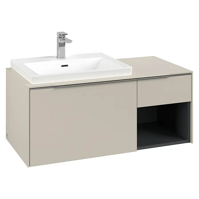 Villeroy & Boch Subway 3.0 Waschbeckenunterschrank - Cashmere Grey, Anzahl Schubladen: 2 Stk., Farbe Griff: Aluminium glänzend, B x T x H: 100,1 x 51,6 x 42,3 cm, Offenes Fach rechts - Beiger Badunterschrank mit weißem Waschbecken, Chromarmatur, geschlossener Tür und offener Ablage.