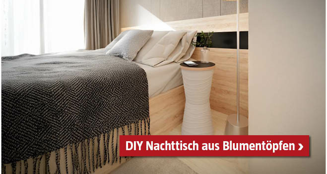 Selbstgemachter Nachttisch aus 2 Blumentöpfen und einer Holzplatte