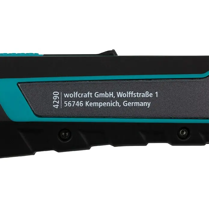 Wolfcraft Cuttermesser Pro Safety - Abbrechklinge, Klingenlänge: 18 mm - Nahaufnahme eines Wolfcraft-Produkts mit Firmenadresse: Wolfcraft GmbH, Wolffstraße 1, 56746 Kempenich, Deutschland.