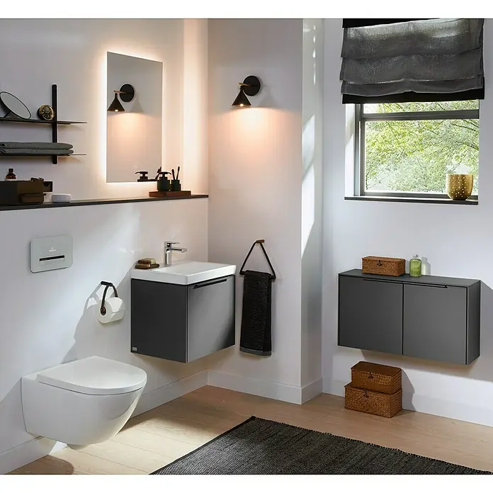 Villeroy & Boch Subway 3.0 Seitenschrank - B x T x H: 72,8 x 25,6 x 42,3 cm, Graphite, DIN Anschlag: Links/Rechts, Farbe Griff: Monochrom - Stilvolles Badezimmer mit moderner Toilette, Waschbeckenunterschrank und Spiegelschrank. Elegantes Design für ein luxuriöses Ambiente.