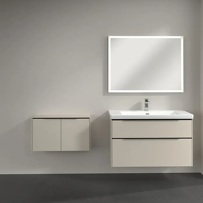 Villeroy & Boch Subway 3.0 Seitenschrank - B x T x H: 72,8 x 25,6 x 42,3 cm, Cashmere Grey, DIN Anschlag: Links/Rechts, Farbe Griff: Volcano Black - Moderne beigefarbene Badmöbel mit integriertem Waschbecken, Chromarmatur, passendem Wandschrank und beleuchtetem Spiegel.