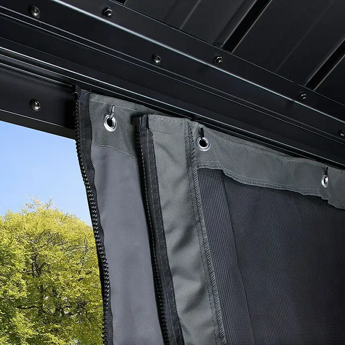 Sojag Standard-Pavillon Messina 12 x 16 - B x T: 483 x 363 cm, Farbe Gestell: Anthrazit, Aluminium - Detailaufnahme der Vorhänge mit Reißverschluss für einen Pavillon, die Schutz und Privatsphäre im Außenbereich bieten.