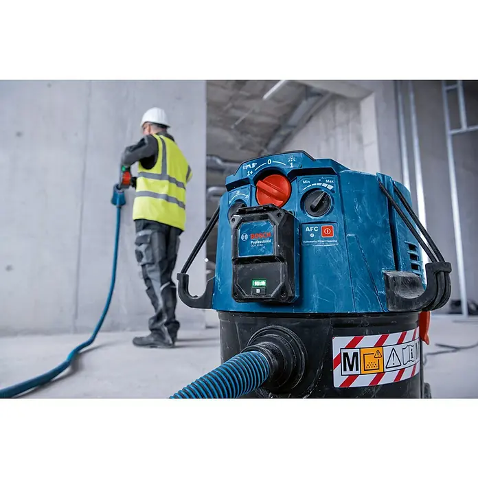 Bosch Professional Auto-Start-Set GCA 30-42 + GCT 30-42 - 5 -tlg. - Staubsauger von Bosch Professional mit rotem Drehknopf zur Leistungsregulierung und AFC-Funktion für automatische Filterreinigung.