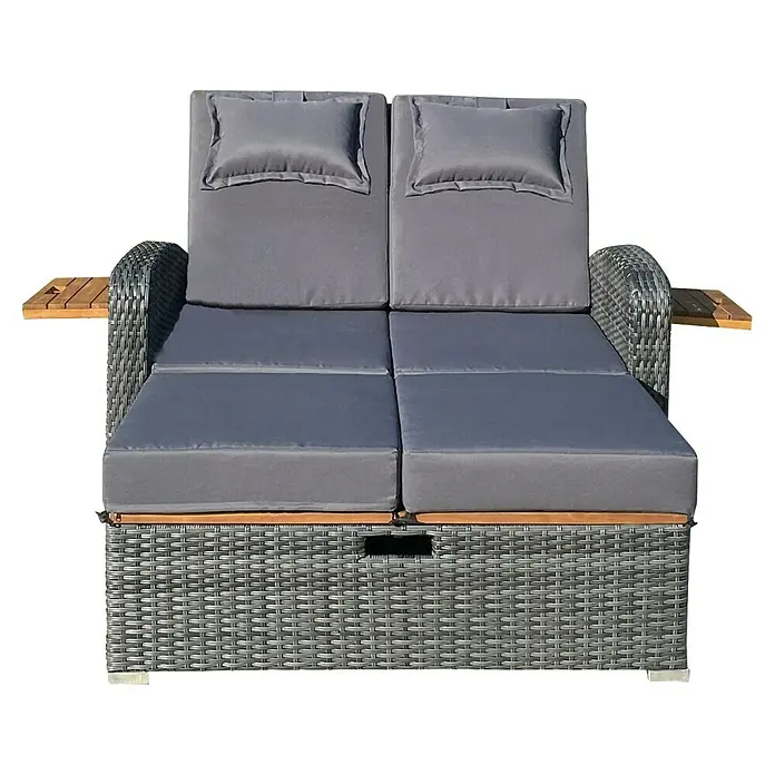 Garden Pleasure Loungesofa Bari - Stahl, Akazie, Polyester, Braun/Anthrazit - Graues Rattan-Tagesbett mit dicken grauen Kissen und Holz-Beistelltischen.