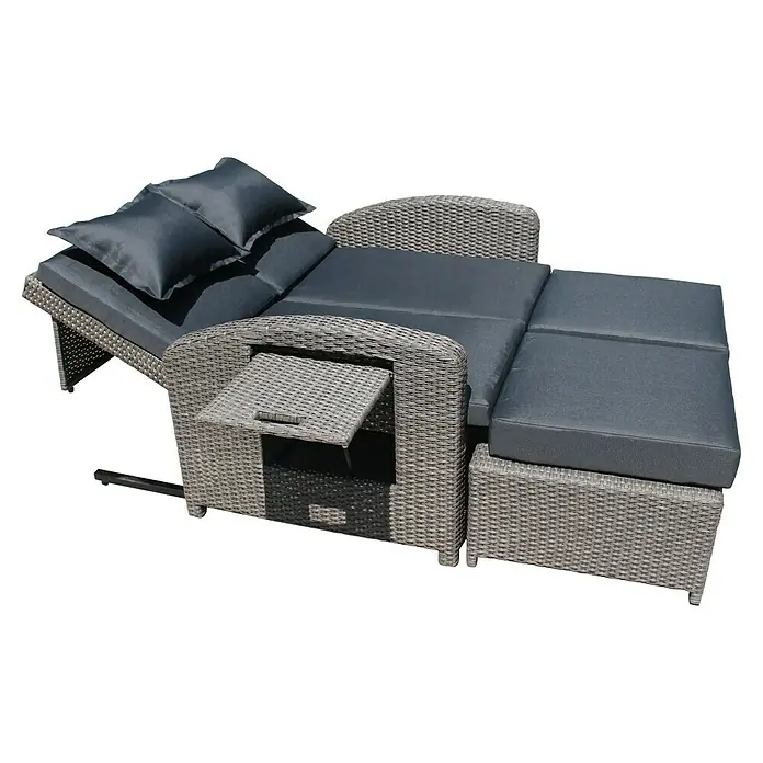 Garden Pleasure Loungesofa Nizza - Stahl, Kunststoff, Schwarz/Weidengrau - Graue Rattan-Gartenliege mit dunklen Kissen, verstellbarer Rückenlehne und integriertem Beistelltisch.