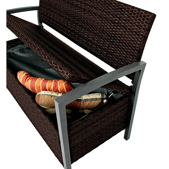 Garden Pleasure Gartenbank Ferrara - B x T x H: 117 x 58 x 86 cm, Aluminium, Polyrattan, Braun - Dunkelbraune Rattan-Aufbewahrungsbank mit grauem Metallrahmen, Deckel offen mit gemusterten Kissen.