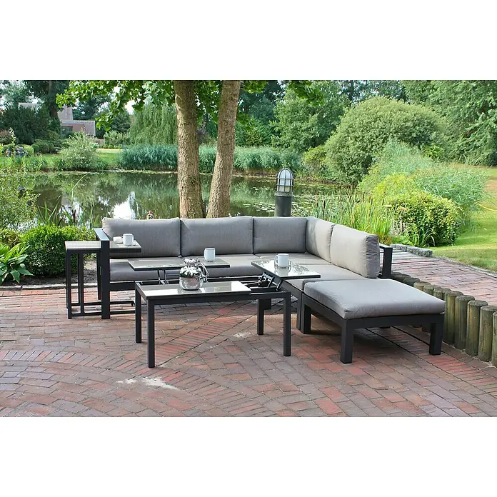 Garden Pleasure Loungemöbel-Set Miranda - 5 -tlg., Aluminium/Olefin, Grau/Anthrazit - Modulare graue Outdoor-Loungesitzgruppe mit Tischen auf einer Terrasse am Teich.