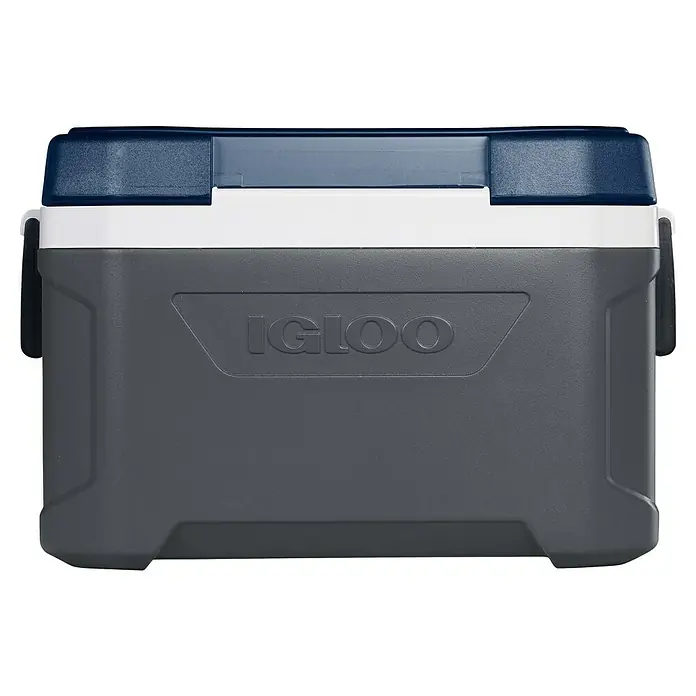 Igloo Kühlbox Maxcold - L x B x H: 63,4 x 38,3 x 40,9 cm, 51 l, Anthrazit/Blau - Graue Kühlbox aus Kunststoff mit weißem Band und dunkelblauem Deckel und Griffen, mit Igloo-Logo.