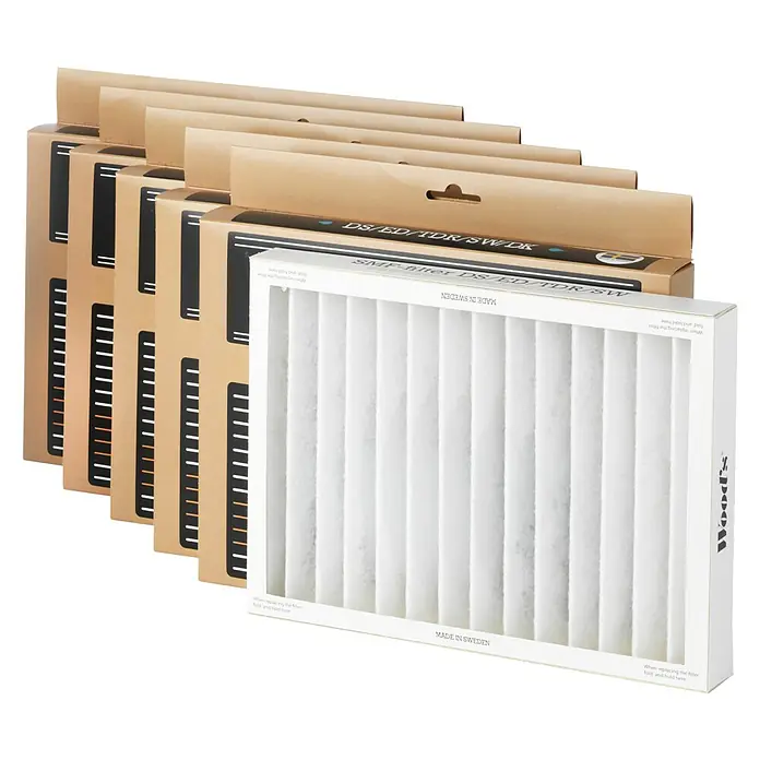 Woods Filter Anti-Schimmel - Passend für: LD 40 / SW 22, Weiß, 5 Stk. - Fünf braune Kartonverpackungen für Luftfilter, ein weißer Faltenfilter teilweise entnommen, mit „Made in Sweden“ und „Wood's“ Beschriftung.