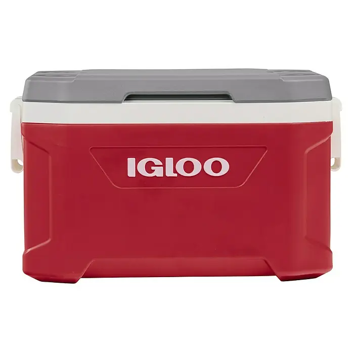 Igloo Kühlbox Latitude - 49 l, L x B x H: 63,4 x 37,1 x 38,6 cm, Rot/Grau - Rote und weiße Igloo-Kühlbox mit grauem Deckel und weißen Griffen.