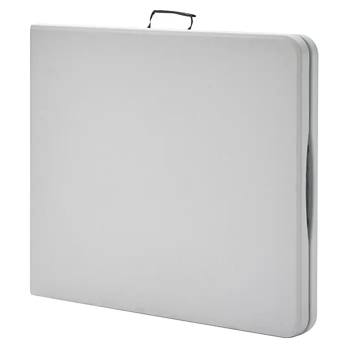 Mesa de jardín Every - L x An x Al: 180 x 70 x 74 cm, Acero/HDPE, Blanco roto, Abatible - Primer plano de una mesa plegable blanca, cerrada y esperando ser utilizada, perfecta para eventos y fiestas. Diseño ligero para un fácil almacenamiento.
