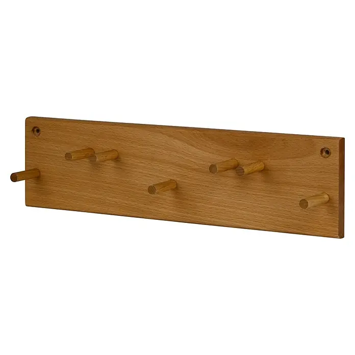 Dobar Gerätehalter klein - L x B x H: 36 x 6 x 10 cm, Rotbuche, Natur - Nahaufnahme einer hölzernen Garderobenleiste mit mehreren Stiften und Befestigungslöchern, ideal zur Aufbewahrung von Jacken und Hüten.