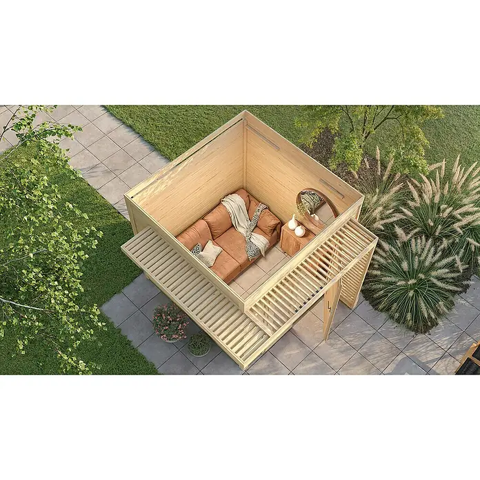 Weka Gartenhaus Pure Garden Amberley - Außenmaß inkl. Dachüberstand (B x T): 289 x 289 cm, Holz, Naturbelassen - Holz-Gartenpavillon mit Lamellenelementen und braunem Sofa, im Garten platziert.