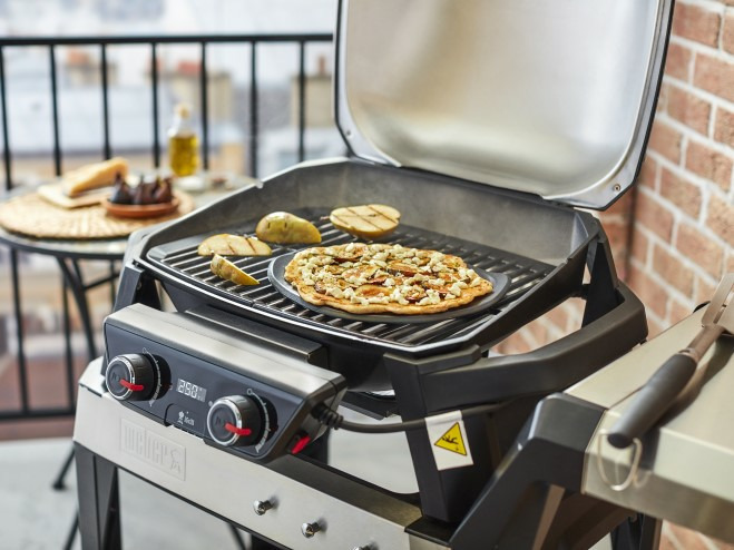 Korištenje kamena za pizzu