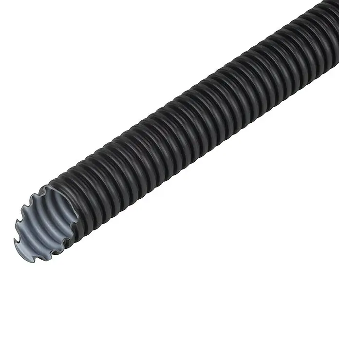 Fränkische Flexrohr FBY-EL-F - EN 32, Länge: 50 m, Kunststoff, 320 N, Schwarz - Nahaufnahme eines flexiblen, gerippten, schwarzen Drainagerohrs mit grauem Innenraum.