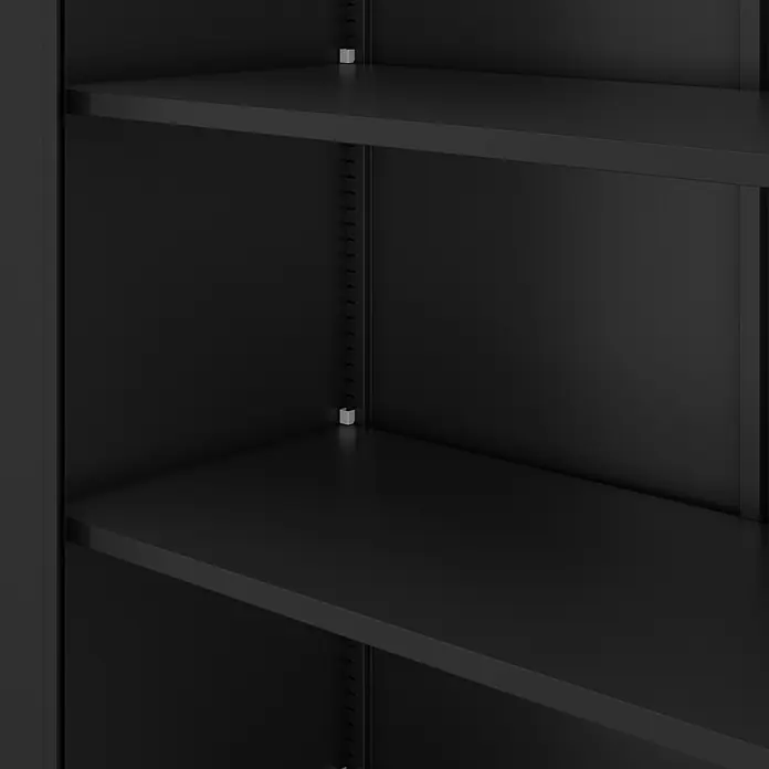 Jan Nowak Aktenschrank Jan - B x T x H: 90 x 40 x 185 cm, Schwarz - Innenansicht eines schwarzen Metallregals mit verstellbaren Böden und Bodenträgern.