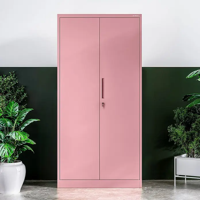 Jan Nowak Metall-Mehrzweckschrank Dawid - H x B x T: 185 x 90 x 45 cm, Rosa - Rosa Metallschrank mit zwei Türen, Griff und Schlüsselschloss.