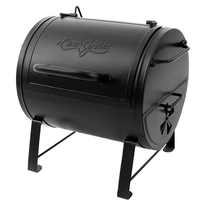 Char-Griller Smoker Portable Grill and Side Fire Box - Grillfläche (B x T): 45 x 43 cm - Schwarz, fassförmiger Holzkohlegrill oder Smoker mit 'Char-Griller'-Logo, stabilen Beinen und Griff.