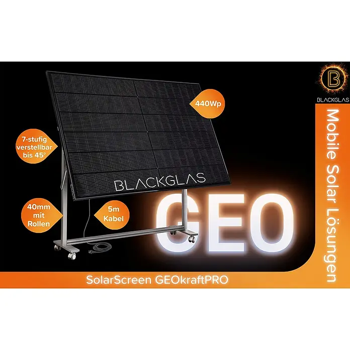 Blackglas Solar-Tischkraftwerk Geo Kraft Pro - 0% MwSt. gem. § 12 Abs. 3 UStG - 450 W, L x B x H: 180 x 120 x 172,2 cm, Mit Rollen - Abbildung eines Blackglas SolarScreen GEOkraftPRO mit 440Wp Leistung, verstellbar bis 45°, mit 5m Kabel und 40mm Rollen für Mobilität.