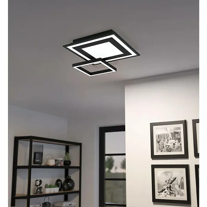 Eglo connect.z LED-Deckenleuchte SAVATARILA-Z - L x B x H: 45 x 45 x 7 cm, RGB, Dimmbar - Moderne schwarze quadratische LED-Deckenleuchte mit zwei überlappenden Rahmen, beleuchtet einen Raum.