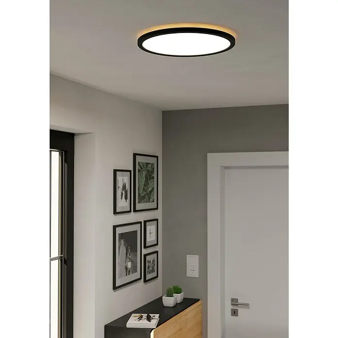 Eglo connect.z LED-Panel rund Rovito-Z - 18,5 W, Ø x H: 39 x 3 cm, Schwarz, RGBW - Moderne Deckenleuchte in einem Flur, mit einem schlanken schwarzen Rahmen und hellem, diffusem Licht. Das Design passt gut zu der zeitgenössischen Einrichtung.