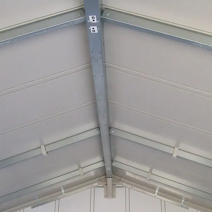 Grosfillex Caseta para jardín Deco - Medidas ext. (An x Pr): 370 x 298 cm, Plástico, Gris claro, 7,5 m² - Interior de techo metálico gris claro de cobertizo o invernadero con vigas estructurales. Las vigas están etiquetadas con 'B'.