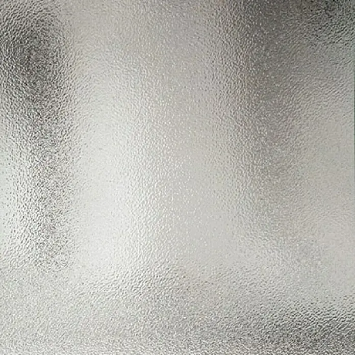 Panto Nebeneingangstür NET 510 - 88 x 200 cm, DIN Anschlag: Links - Nahaufnahme von geriffeltem Glas, das ein einzigartiges und subtiles Muster zeigt, ideal für dekorative oder funktionale Anwendungen.