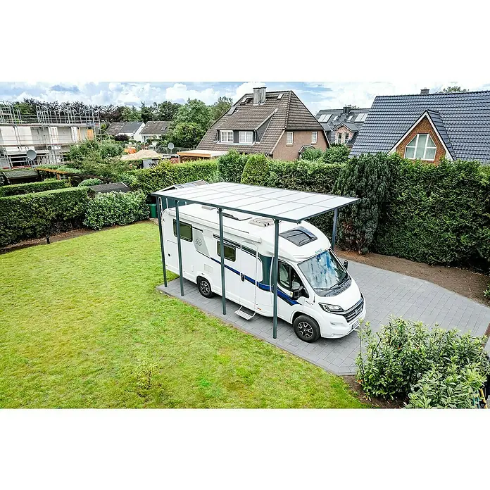 DWS Outdoor Carport Premium XL - Außenmaß inkl. Dachüberstand (B x T): 3,31 x 5,41 m, Anthrazit, Carport geeignet für: Caravans - Weißer Campervan unter modernem grauem Carport mit durchsichtigem Dach geparkt, der Schutz bietet.
