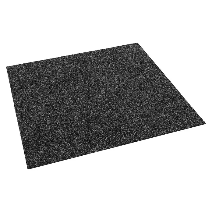 Teppichfliese Rally - Nadelfilz, 100 % Polypropylen, Anthrazit - Ein grauer, quadratischer Teppich mit einer gesprenkelten Textur liegt auf einem dunklen Untergrund und bietet eine robuste Oberfläche.
