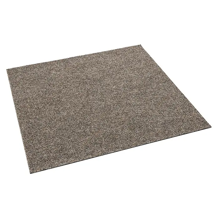 Teppichfliese Sprinter - Nadelfilz, 80 % Polypropylen, 20 % recyceltes PET, Schokobraun - Bild einer beigen Teppichfliese mit Textur, ideal für Büro- oder Wohnräume, die Komfort und Funktionalität vereint.