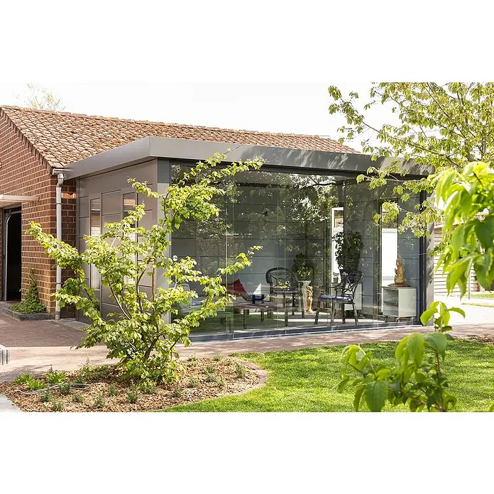 Telluria Pérgola estándar Singolo 4836 con ventanas - Medidas ext. (An x Pr): 508 x 388 cm, Acero, Antracita, Sin set - Elegante casa de cristal con arquitectura moderna conectada perfectamente al edificio de ladrillo, que ofrece un espacio habitable luminoso y abierto.