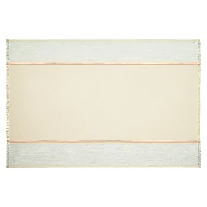 Manta para sofá Terracota - Textil, Terracota - Un paño de cocina color crema con rayas rojas y un patrón texturizado blanco en los bordes superior e inferior con flecos.