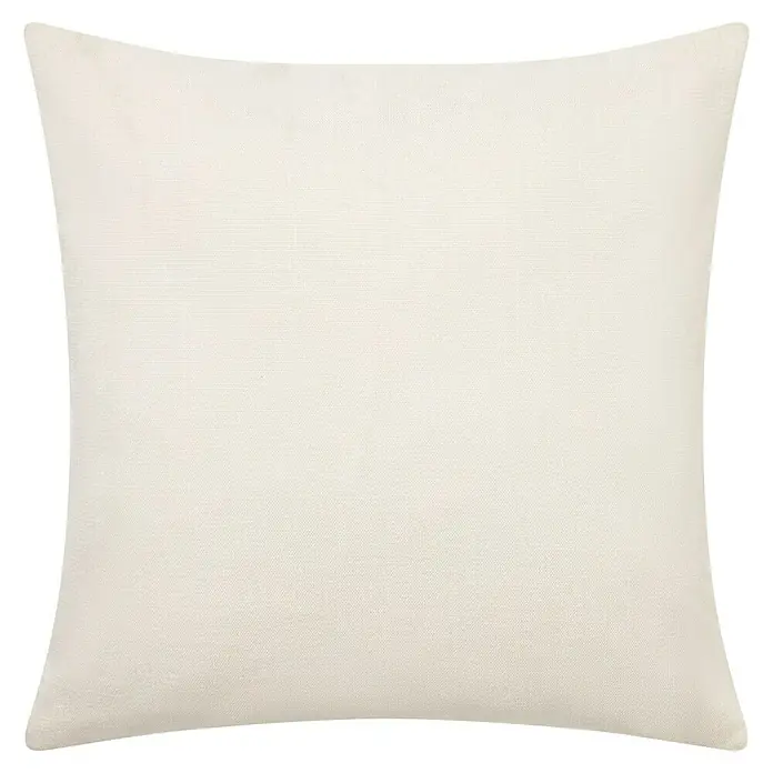 Cojín Chenilla - 45 x 45 cm, Poliéster, Crudo, Cuadrado - Primer plano de un cojín cuadrado de color crema con una textura sutil sobre un fondo negro.