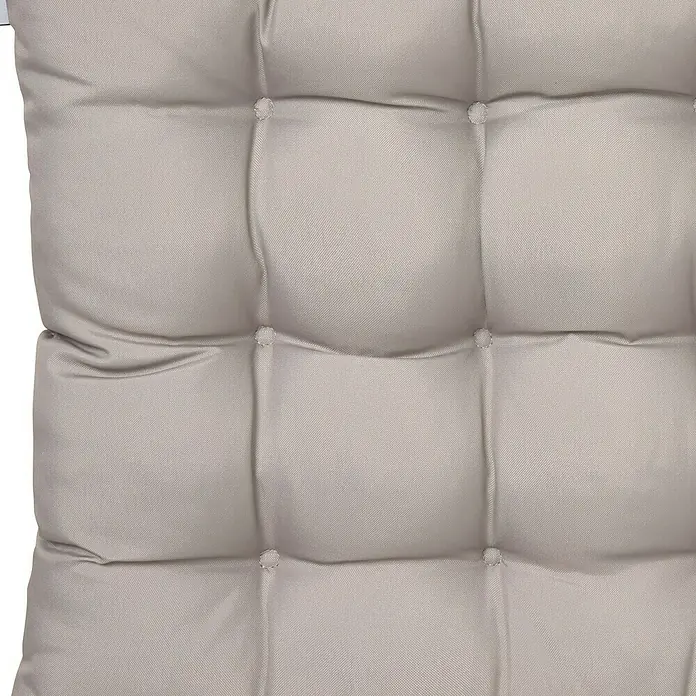 Cojín para silla water resist - 45 x 45 x 5 cm, Taupe - Primer plano de un cojín de asiento acolchado que ofrece comodidad y estilo a cualquier silla.