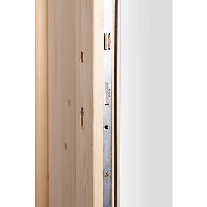 Panto Nebeneingangstür NET 504 - 98 x 200 cm, DIN Anschlag: Rechts - Nahaufnahme einer Holztür mit einem silbernen Schlossmechanismus. Die Tür zeigt Details der Holzstruktur und der Beschläge.