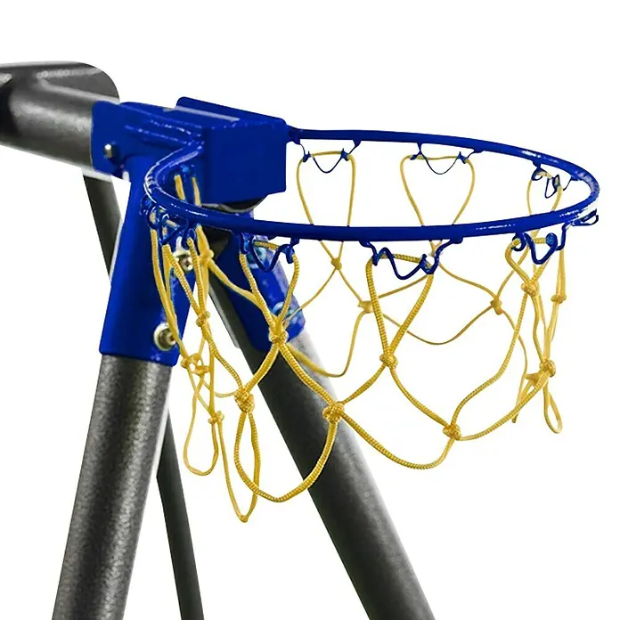 Kinderspielturm Olaf - L x B x H: 339 x 468 x 265 cm, Blau - Nahaufnahme eines blauen Basketballkorbs mit gelbem Netz, montiert an einer grauen Stange, ideal für Sport und Freizeitaktivitäten.
