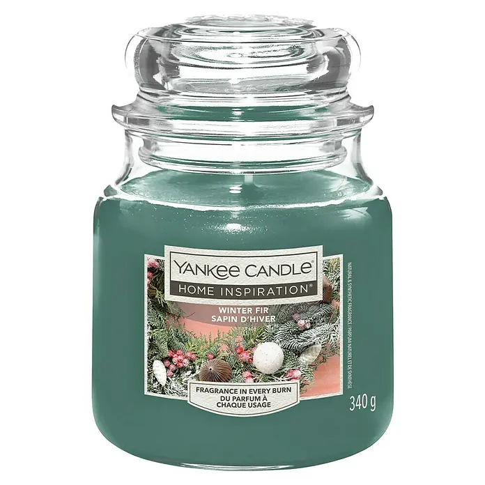 Yankee Candle Home Inspirations Duftkerze - Im Glas, Winter Fir, Medium - Eine Yankee Candle 'Winter Fir' Duftkerze in einem Glasgefäß mit Deckel, grünem Wachs. 340g.