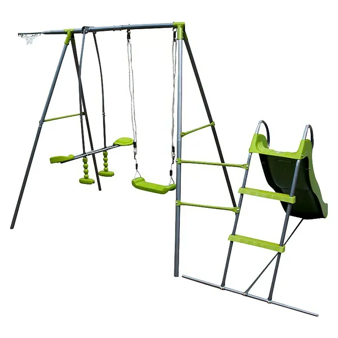 Kinderspielturm Thymek II - L x B x H: 230 x 150 x 195 cm, Hellgrün - Das Bild zeigt ein Spielplatzgerät mit Schaukeln, einer Rutsche und einer Kletterwand. Ideal für Kinder zum Spielen und Austoben im Freien.