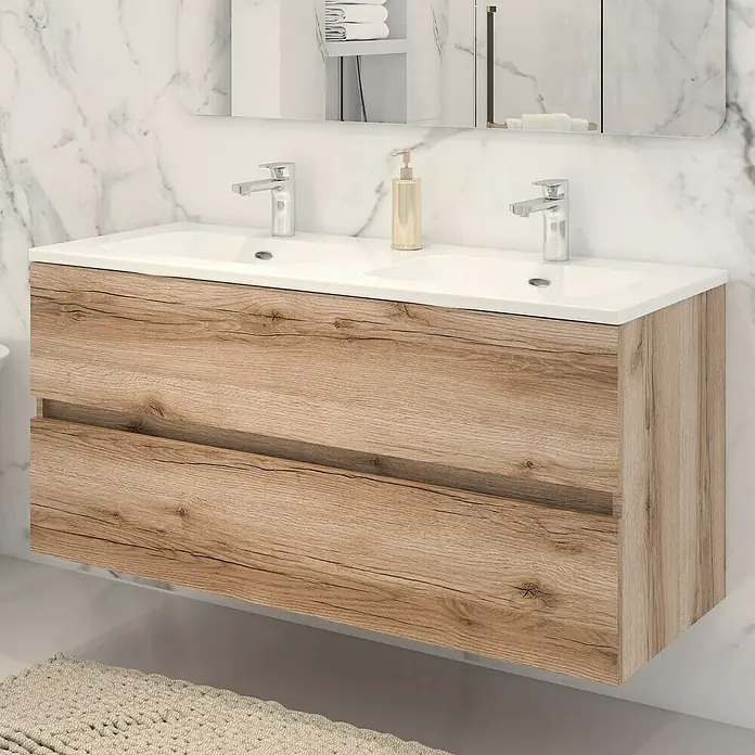 Disbain Conjunto de mueble de baño Vega - Ancho: 120 cm, Cognac, 2 pzs. - Primer plano de un moderno mueble de baño de madera clara, con dos lavabos y grifos.