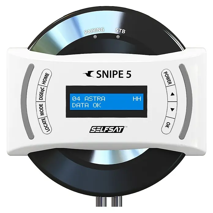 Selfsat Satelliten-Antenne Snipe 5 - L x B x H: 515 x 355 x 201 mm - Nahaufnahme des Selfsat SNIPE 5, eines automatischen Satellitensystems für unterwegs. Das Gerät zeigt Informationen auf einem blauen Display.