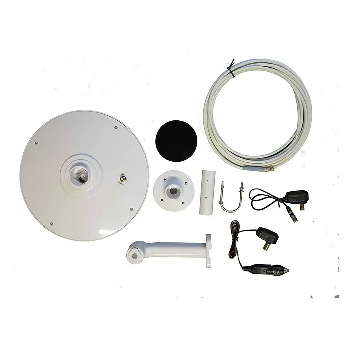 Megasat DVB-T Antenne T4 - L x B x H: 280 x 280 x 120 mm, F-Stecker, Verstärker: Passiv 20 - 33 dB (max. 44 dB) - Ein Bild der Satellitenschüssel und ihres Zubehörs, einschließlich Kabel, Adapter und Montagehalterung, auf einem schwarzen Hintergrund.