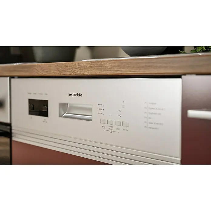 Respekta Küchenzeile Malia - Breite: 280 cm, Rot, Mit Elektrogeräten, Dekor Arbeitsplatte: Holzoptik, Volumen Backofen: 58 l - Nahaufnahme eines silbernen Respekta Geschirrspülers mit Bedienfeld und Holzarbeitsplatte.