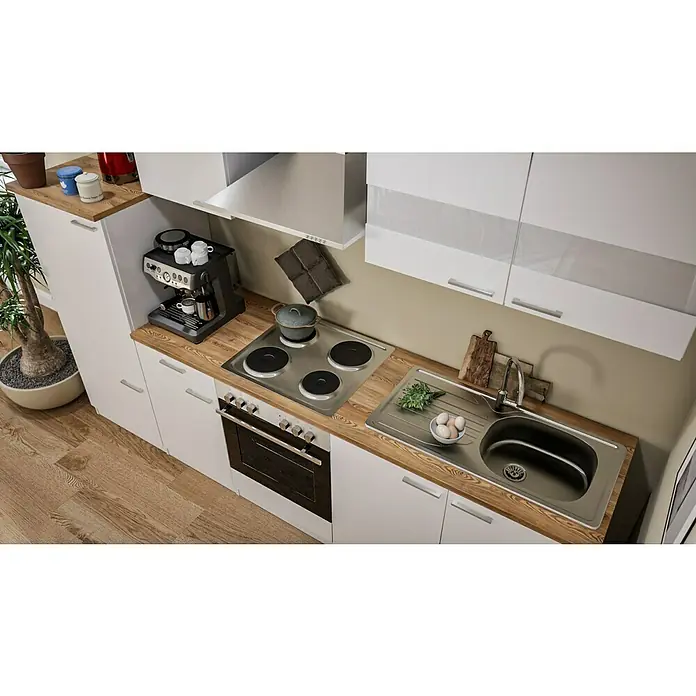 Respekta Küchenzeile Malia - Breite: 270 cm, Weiß, Mit Elektrogeräten, Dekor Arbeitsplatte: Holzoptik, Volumen Backofen: 58 l - Moderne Küche mit weißen Schränken, Holzarbeitsplatten, Spüle, Herd, Kaffeemaschine und Topfpflanze. Küchengeräte und Zubehör ordentlich arrangiert.