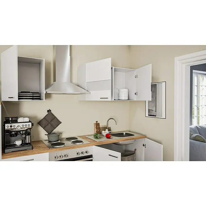 Respekta Küchenzeile Malia - Breite: 270 cm, Weiß, Mit Elektrogeräten, Dekor Arbeitsplatte: Holzoptik, Volumen Backofen: 58 l - Das Bild zeigt eine moderne Küche mit weißen Schränken, einer Dunstabzugshaube und einer Holzarbeitsplatte. Eine Kaffeemaschine steht auf der Arbeitsfläche.