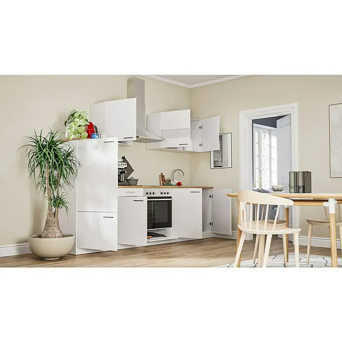 Respekta Küchenzeile Malia - Breite: 270 cm, Weiß, Mit Elektrogeräten, Dekor Arbeitsplatte: Holzoptik, Volumen Backofen: 58 l - Eine moderne Küche mit weißen Schränken, einem Holztisch und Stühlen, die eine helle und einladende Atmosphäre schaffen.