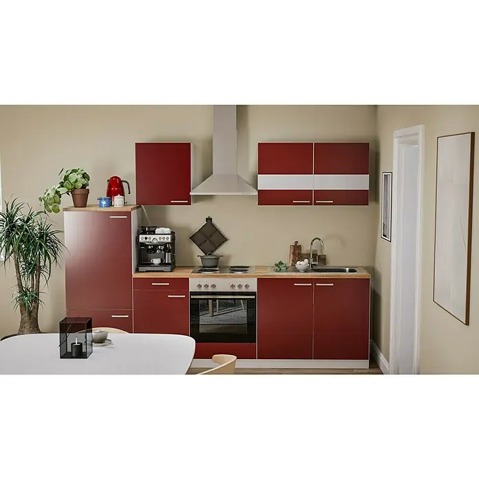 Respekta Küchenzeile Malia - Breite: 270 cm, Rot, Mit Elektrogeräten, Dekor Arbeitsplatte: Holzoptik, Volumen Backofen: 58 l - Eine moderne Küche mit roten Schränken, einer Edelstahl-Dunstabzugshaube und einer Arbeitsplatte in Holzoptik.
