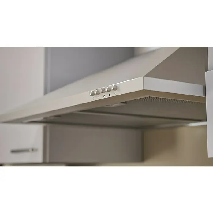 Respekta Küchenzeile Malia - Breite: 270 cm, Weiß, Mit Elektrogeräten, Dekor Arbeitsplatte: Holzoptik, Volumen Backofen: 58 l - Nahaufnahme einer Dunstabzugshaube in einer Küche, die über Bedienknöpfe zur Steuerung der Lüftung verfügt. Silberfarbenes Design mit integriertem Filter.