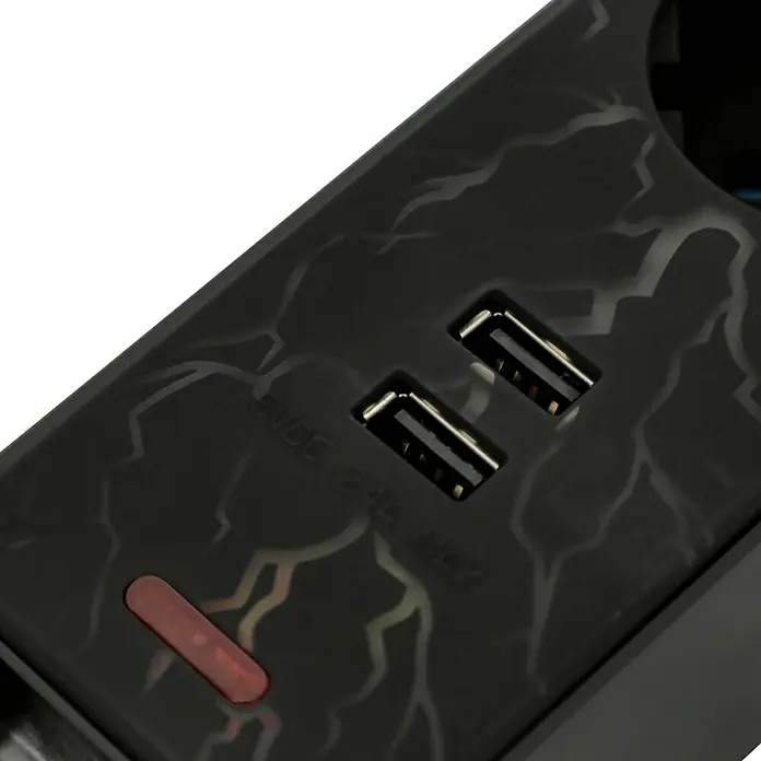 Steckdosenleiste - 5-fach, Schwarz, Kabellänge: 1,4 m, Mit Schalter - Nahaufnahme einer schwarzen Ladestation mit zwei USB-Anschlüssen und einer roten LED-Anzeige, ideal für das Aufladen verschiedener Geräte.